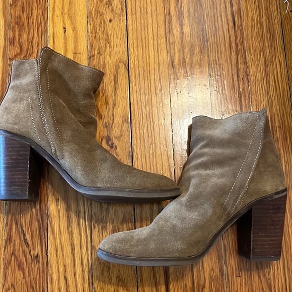 Dolce Vita Stunna Booties - Picture 2 of 7